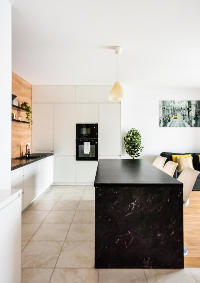 Magazynowa Exclusive Amber Apartment วอร์ซอ ภายนอก รูปภาพ