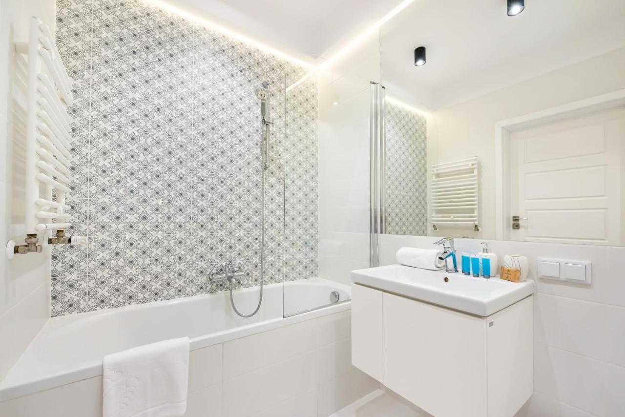 Magazynowa Exclusive Amber Apartment วอร์ซอ ภายนอก รูปภาพ